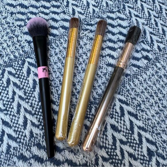 NWT Makeup Brush Set with Black and Gold Handles - Picture 1 of 13